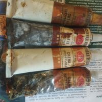 Масляная художественная краска завод  Ленинград СССР  (коричневая)Сиена натуральная 3 шт, Сиена жженая 1шт.