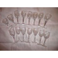 Хрусталь из СССР.15 рюмок.С рубля.