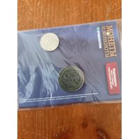 Две монеты в упаковке