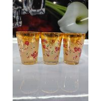 Рюмки с узором.