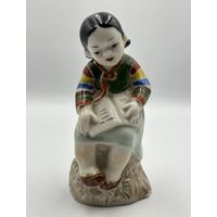 Девочка с книгой. Корея. С рубля!