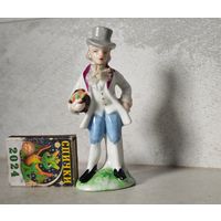 Статуэтка кавалер