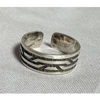 Кольцо серебряное 925 пробы. 34