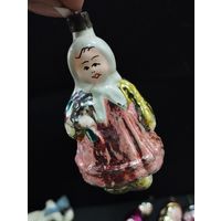 Игрушка ёлочная Девочка с букетом, стекло. СССР