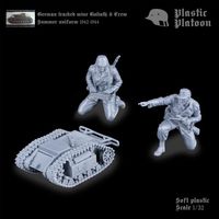 "Голиаф" и расчёт в летней форме Plastic Platoon