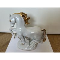 Статуэтка фарфоровая Конь-огонь
