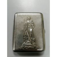 Портсигар воин освободитель Трептен парк