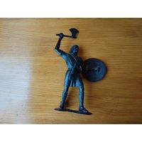 Фигурка викинга.