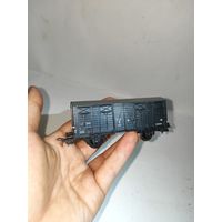 2-х осный крытый вагон с повреждениями.PICO .НО.1:87.16,5 мм.