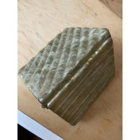 Советский портсигар с рёбрами жёсткости.