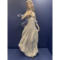 Статуэтка Девушка с палантином танцует фарфор