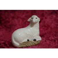 Статуэтка фарфоровая  "  Овечка "   ЛФЗ