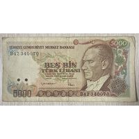 Банкнота Турция 5000 лир 1988 год.