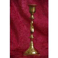Подсвечник латунный   ( высота  18 см  )