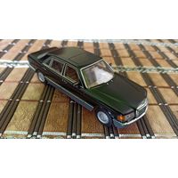 Mercedes-Benz Die Neue S-Klasse W126 560 SEL black matt MINICHAMPS