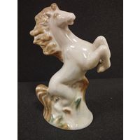 Статуэтка фарфоровая Конь Огонь. Полонное, СССР
