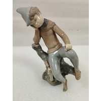 Статуэтка фарфоровая юный Робин Гуд, Лладро. Испания