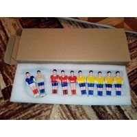 Лот фигурок футболистов для настольного футбола