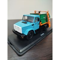 Контейнерный мусоровоз бункеровоз КО-450 1:43 SSM