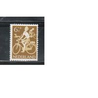 Нидерланды-1962(Мих.786)  **  ,  Велосипед, Дети, Собаки