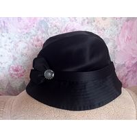 Шляпка атласная Betmar New York. Новая.До 57 см