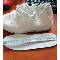 Новые кроссовки, р-р 36 (маркировка 37)