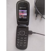 Мобильный телефон Samsung.