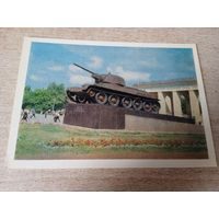 ГОРОД-ГЕРОЙ ВОЛГОГРАД. ПАМЯТНИК-ТАНК НА ПЛОЩАДИ Ф.Э.ДЗЕРЖИНСКОГО.1967