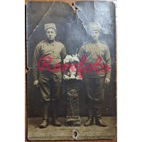 1910-е Открыточный формат казаки и цифра 6 типажи ретро студийное фото
