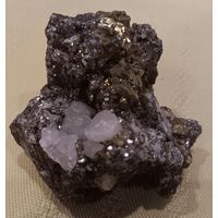 Минеральный камень из личной коллекции. 246 гр. 6х6х6 см.