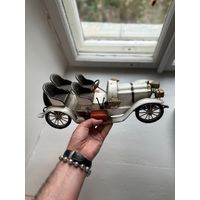 Ретро игрушка, машинка, старинная, винтаж