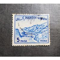 Марка Пакистан 1961 год Местные мотивы