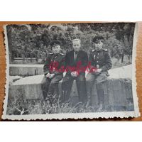 1958 солдаты вышиванка служба форма подписана