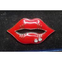 Брошь "Губы, поцелуй"