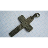 Крестик старинный, католический, нательный. Бронза, литье.