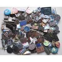 Значки стран Балтии, 100 штук, без повторов, все разные.