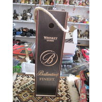 Футляр от виски Ballantines.