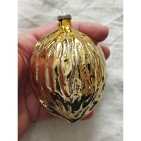 Ёлочная игрушка орех