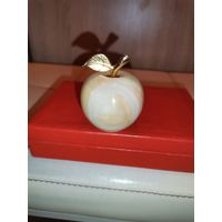 Настольный сувенир "Яблоко", оникс, высота 6.5 см., без сколов.