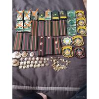 Погоны, шевроны, кокарды, муфты, эмблемы, пуговицы.