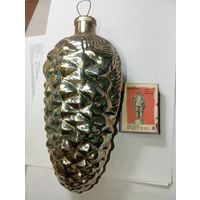 Игрушка на ёлку , Большая Шишка , толстое стекло , винтаж , СССР .