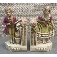 Винтажные фарфоровые статуэтки подставка для книг.  Джентльмен и дама. Германия. 15 х 14 см