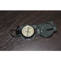 Жидкостной компас с откидной крышкой (армейского типа), походный/военный, футляр в комплекте.