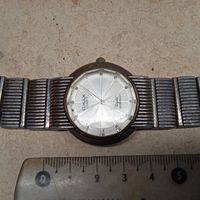 ЧАСЫ ОМАХ КВАРЦ. орегинал.