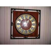 Часы настенные Янтарь кварц знак качества СССР 70-е г.С рубля.