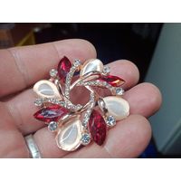 С рубля без мц. брошь с красными вставками, 4см