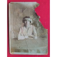 Фото женщины. 1920-е(?). 8.5х12 см.