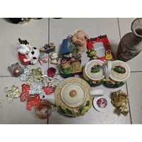 Лот сувенирной продукции из нулевых