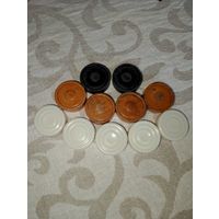 Шашки СССР, деревянные шашки и пластмассовые.Коричневые деревянные проданы!