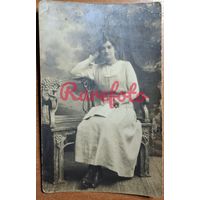 1920-е Открыточный формат межвоенная Польша западная Беларусь девушка на память типаж ретро студийное фото